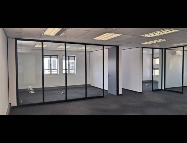 BUSINESS PROPERTY TO RENT IN BRYANSTON